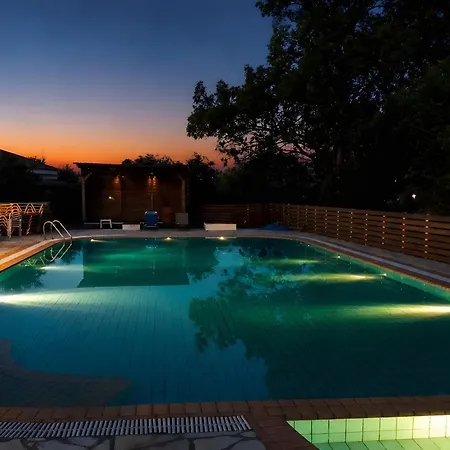 Village de vacances Poolfront Escape - 13 *